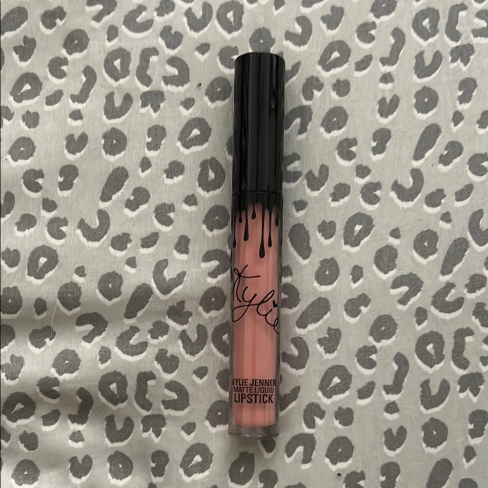 Kylie Jenner Matte Liquid Lipstick - Soft Pink